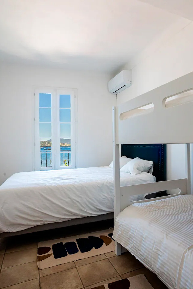 saint-tropez-bedroom-01